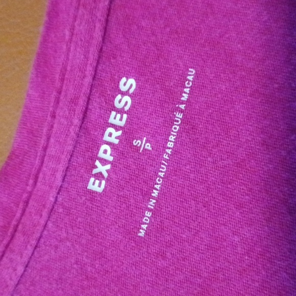 💙🌺Express Pink Graphic Sequin T-Shirt - Picture 3 of 10